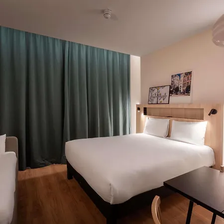 Hotel Adagio Access Centre Cathedrale 3*