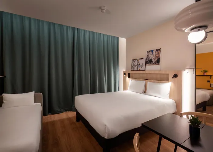 Adagio Access Centre Cathedrale Hotel 3*