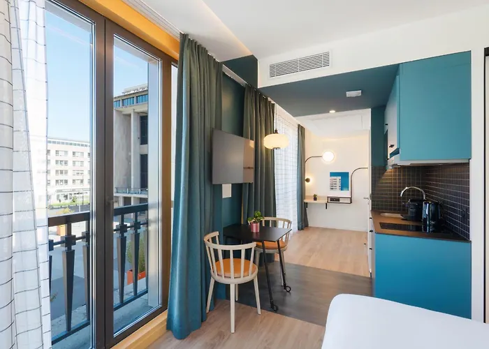 Adagio Access Centre Cathedrale Hotel 3*