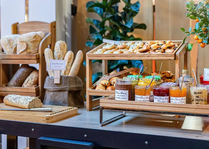 Adagio Access Centre Cathedrale Hotel 3*