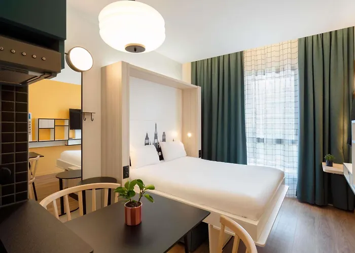 Adagio Access Centre Cathedrale 3* Rouen