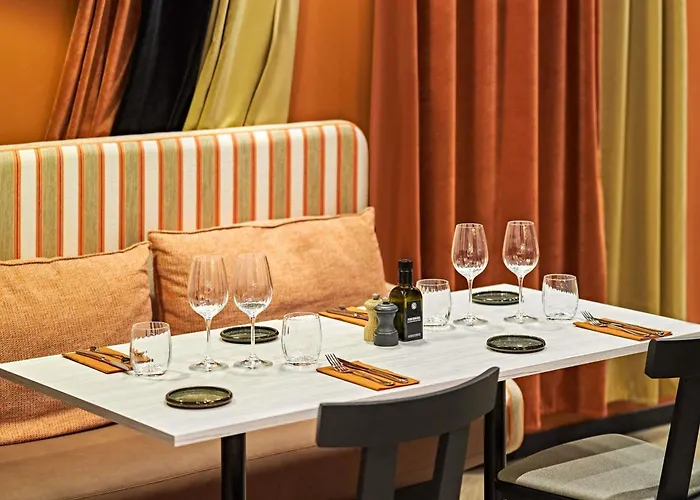 Hotel Adagio Access Centre Cathédrale 3*