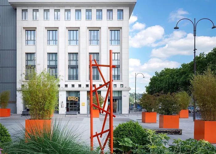 Adagio Access Centre Cathedrale Hotel 3*