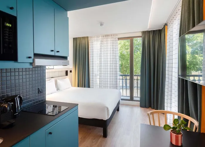 Adagio Access Centre Cathédrale Hotel 3*